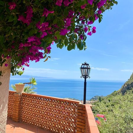 Casa Dei Sogni Taormina Acomodação com café da manhã Exterior foto