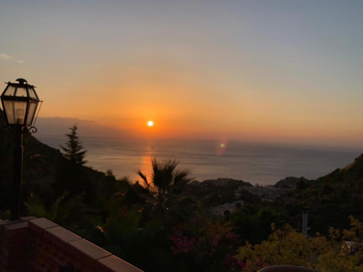 Casa Dei Sogni Taormina Acomodação com café da manhã Exterior foto